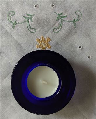 Stakleni plavi svecnjak precnika 7,5 cm