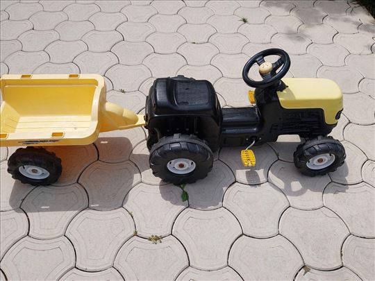 Traktor sa prikolicom za decu