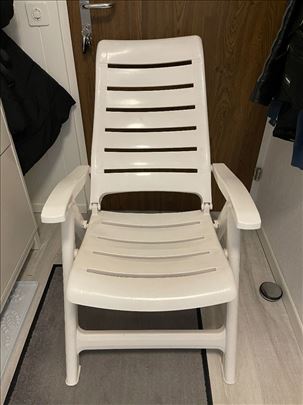 Bastenska stolica br.2, plasticna, uvoz Svajcarska