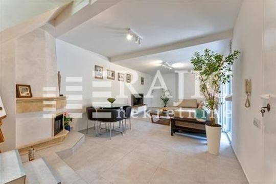 Retko u ponudi-Knez Mihailova 65m2,2.0-renoviran #