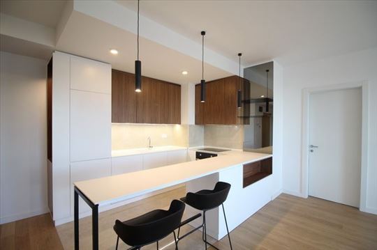 Luksuzan stan, u kompleksu sa bazenom, ID 2959