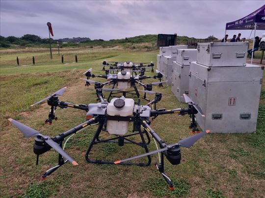 Dron DJI Agras T30 Poljoprivredni dron
