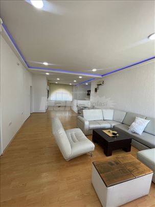 Izdajem stan 110m2 iza farmaceutskog fakulteta