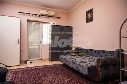 Dvosoban 38m2, Narodno Pozorište, dvorište