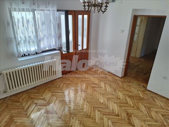 Izdajem stan u Batajnici