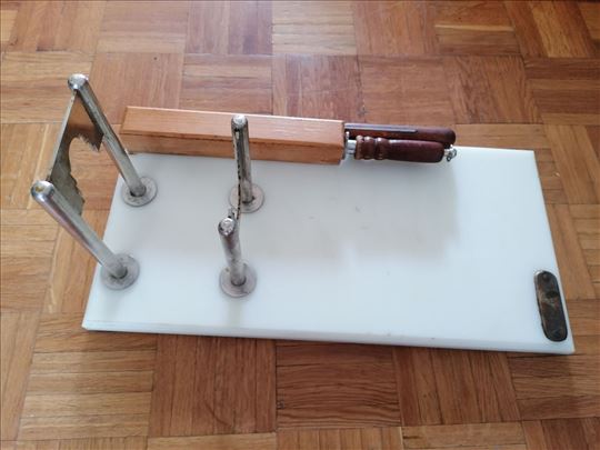 Držač za sečenje pršuta sa nožem i oštračem