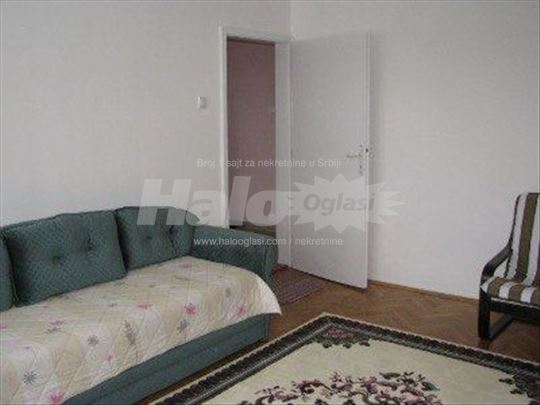 Izdajem namešten stan u Učiteljskom naselju
