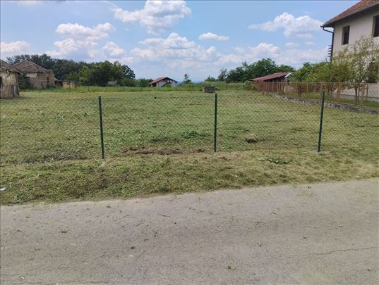 Košenje trave trimerom