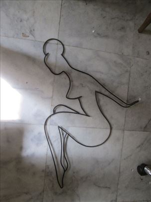 Naga devojka od žice