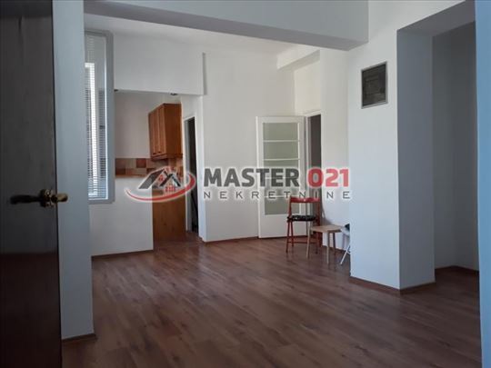 Stan 85 m2 kao poslovni prostor