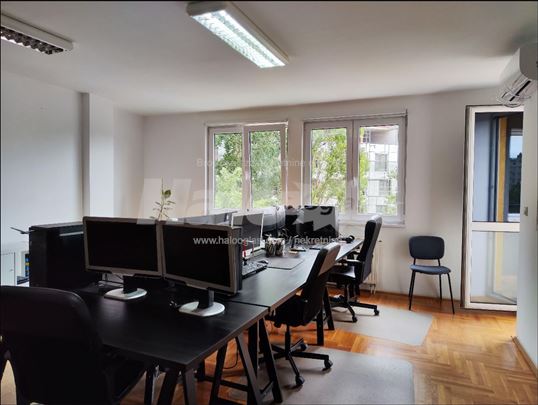 Poslovni prostor / stan na Bulevaru iza Zone 3