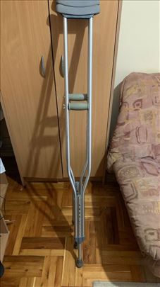 Prodajem aliminijumske podpazušne štake 