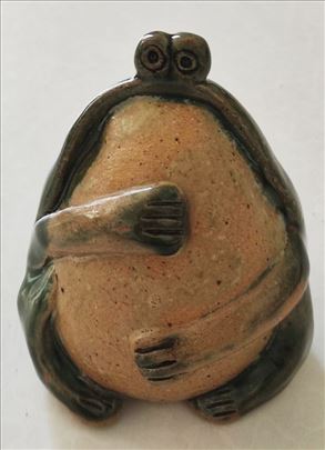 Stilizovana žaba od terakote i keramike  