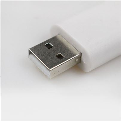 Usb punjač sa dve cr425 punjive baterije