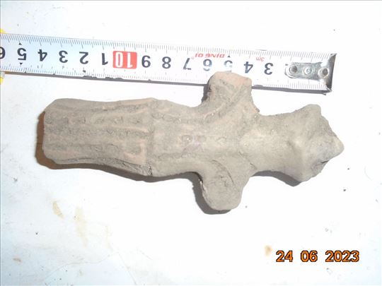 Stara keramicka figura cela neolit