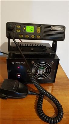 Motorola Radio Stanica GM300 kao NOVO i ispravljač