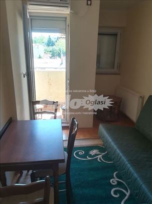 Izdajem 1.0 stan na Karaburmi od 30m2