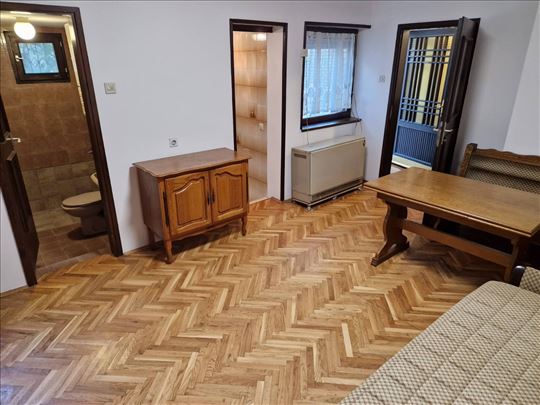 Jednoiposoban na Zvezdari - povoljno