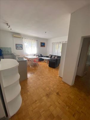 Divan 3.0 Stan na Bežaniji