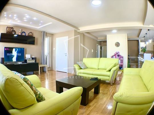 Penthaus za izdavanje, 157m2 ID#6106
