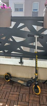 Trotinet Firefly