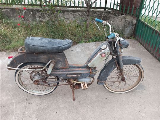 Moped pugeot