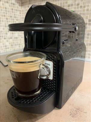 Nespresso DeLonghi aparat za kafu