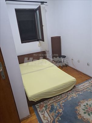 Lep namesten jednosoban stan u Kotezu