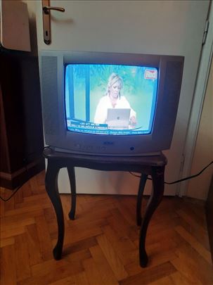 Akai mali televizor tv sa daljinskim