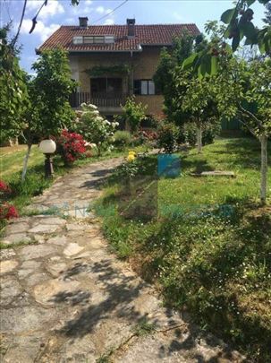 Velika Moštanica, uknjižena kuća 130m2+garaža+osta