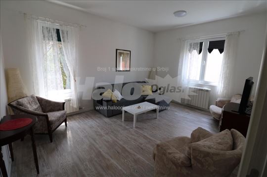 Dvosoban stan na Autokomandi