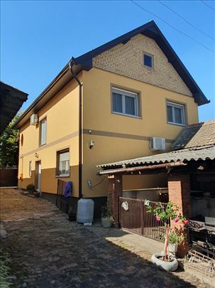 Povoljno kvalitetna  kuća u Čereviću , dobro mesto