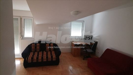 Izdajem stan 35m2,renoviran,cg,klima. 