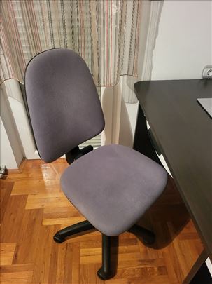 Očuvana kancelarijska stolica