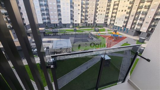 Lep i svetao 2 soban stan 39m² slobodan odmah