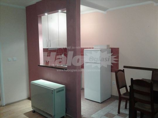 Izdajem namešten jednosoban stan - Medaković 3 