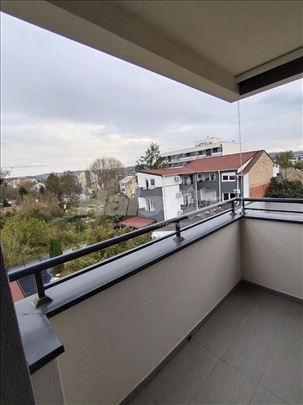 H. Pinkija, telep 75m2, 2.5sobni garaža,kvalitetan