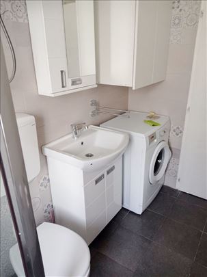 Komforan  sa niskim režijama TC ZIRA, beli karton