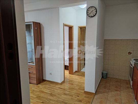 Izdajem namešten stan u Sv.Nikole na duži period