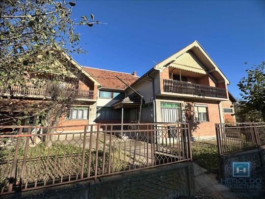 Na prodaju kuća sa halom u Ćupriji