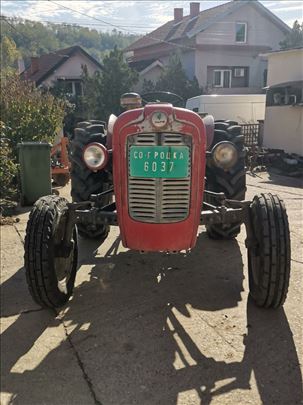 Traktor Tafe 42
