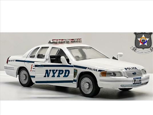 Policijski auto / police car NYPD 1:43