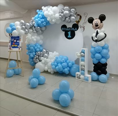 Dekoracija balonima motiv Miki Maus 