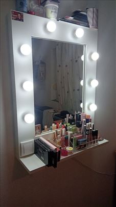 Ogledalo za šminkanje 