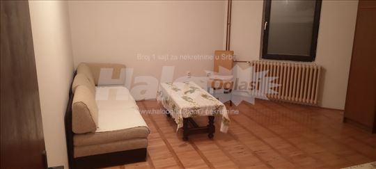 Izdajem stan Julino Brdo Žarkovo 70 M2 sa velikom