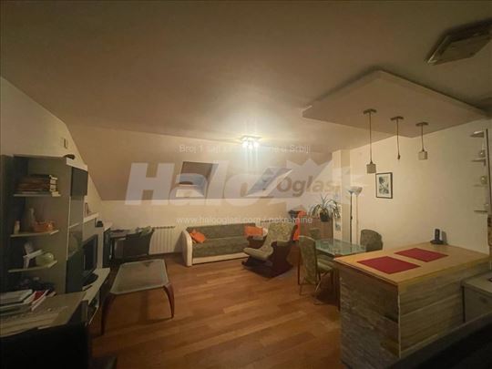 Bul kralja Aleksandra 100m2 u potkrovlju, IV sprat