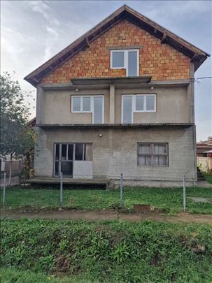 Uknjižena kuća 259m2+plac 6,88 ari, top cena - Deč