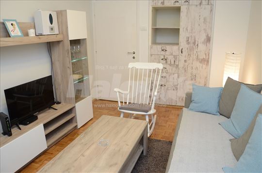 Centar, opremljen 2.5 stan Kopitareva gradina