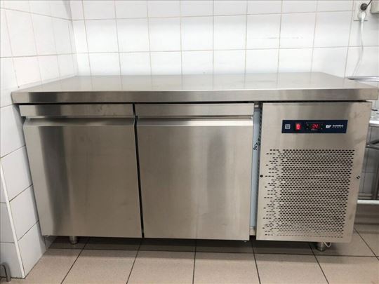 Hladni sto sa xxl vratima - 155x70x85cm / Prohrom