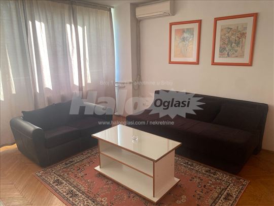 Izdajem jednosoban stan 